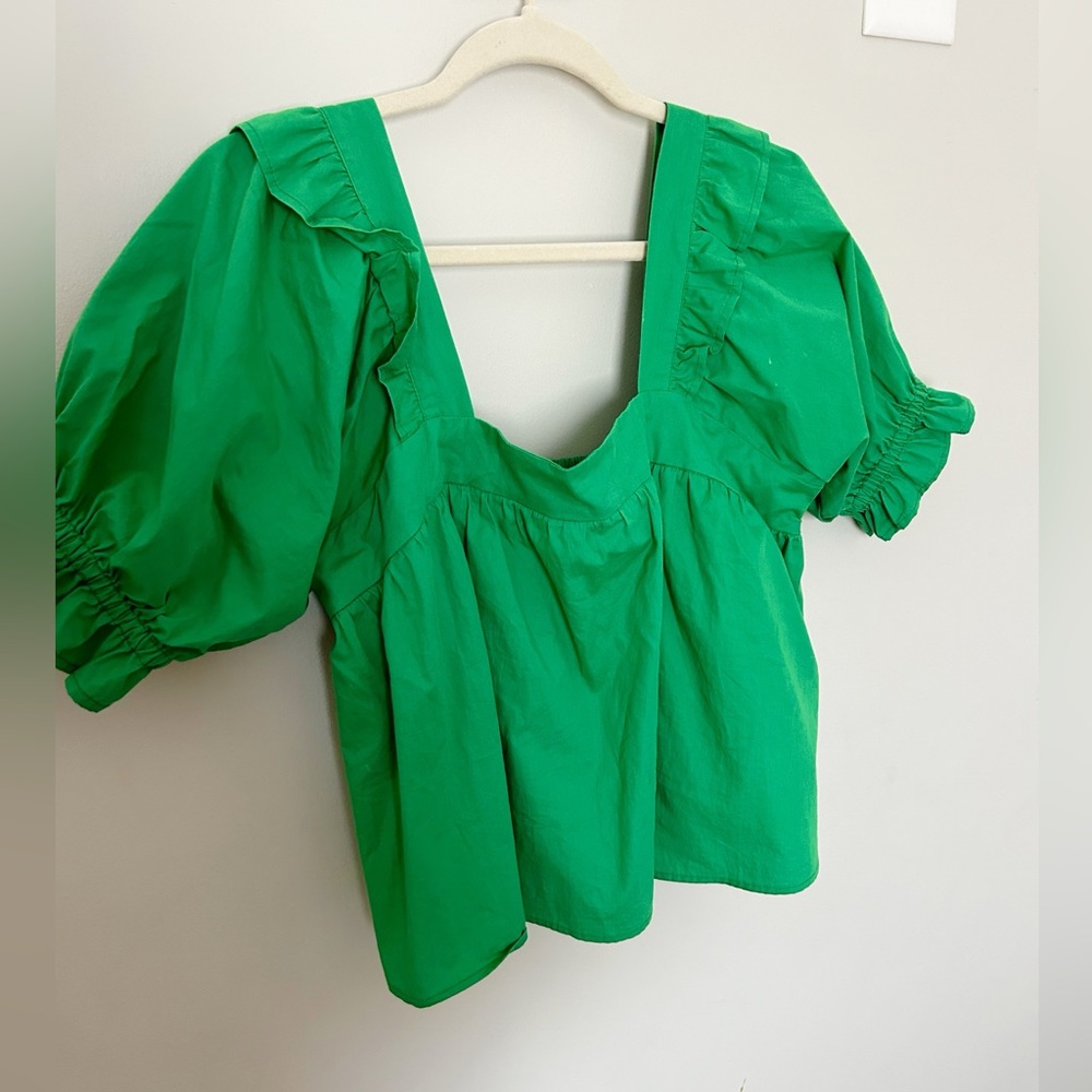 Triple Threads Sugar Lips Kelly Green Puffed Sleeve Top